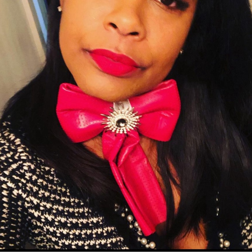 Bow tie